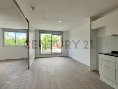1-Bedroom Apartment for Sale in Cordón, Montevideo - Image 2