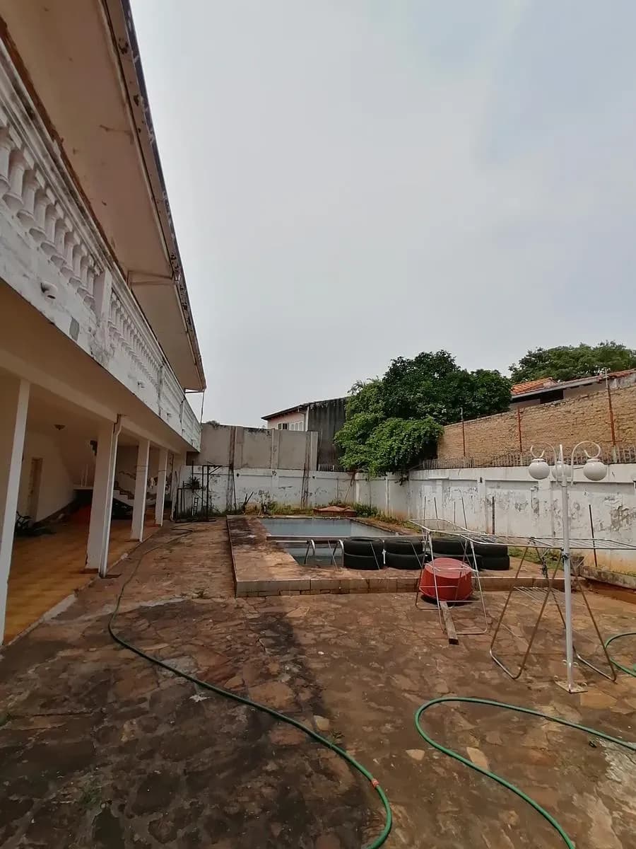 10-Bedroom House for Sale in San Vicente, Lambaré - Image 13