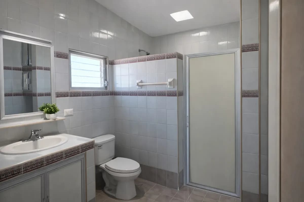 4-Bedroom House on CALLE 15 N 310 for Sale in Chicxulub Puerto - Image 9