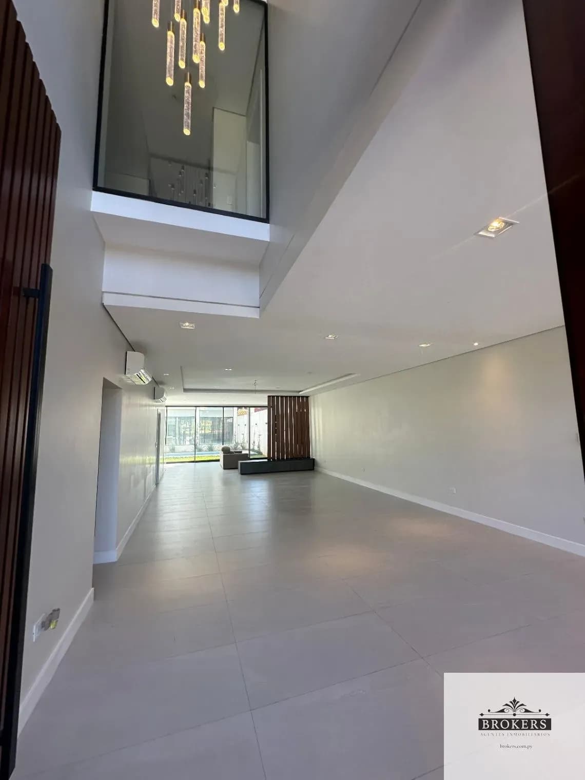 Casa de 4 dormitorios en Venta en San Jorge, Asunción - Image 6