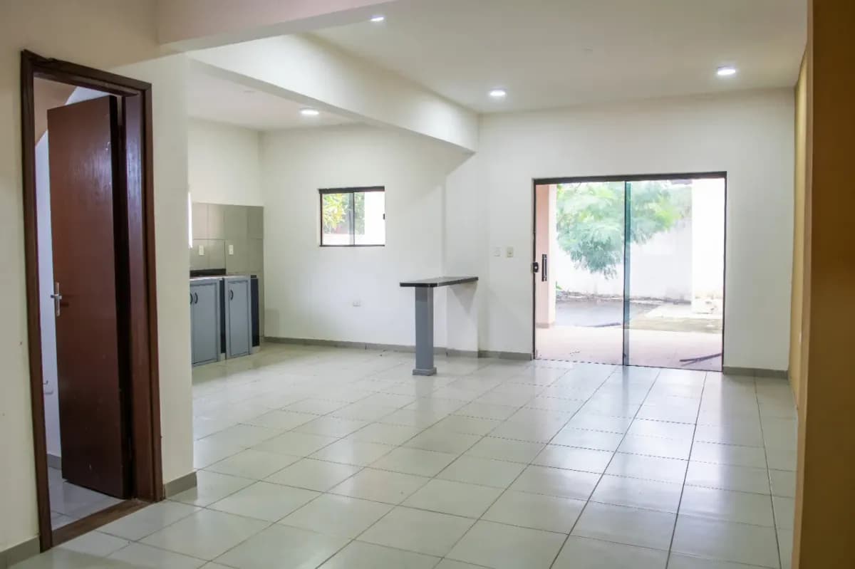 Casa de 4 quartos à Venda no Tercer Barrio, Luque - Image 8