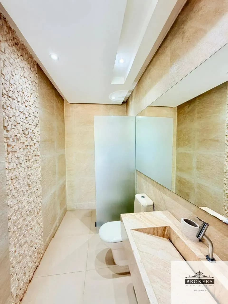 5-Bedroom House for Sale in Mbocayaty, Asunción - Image 13