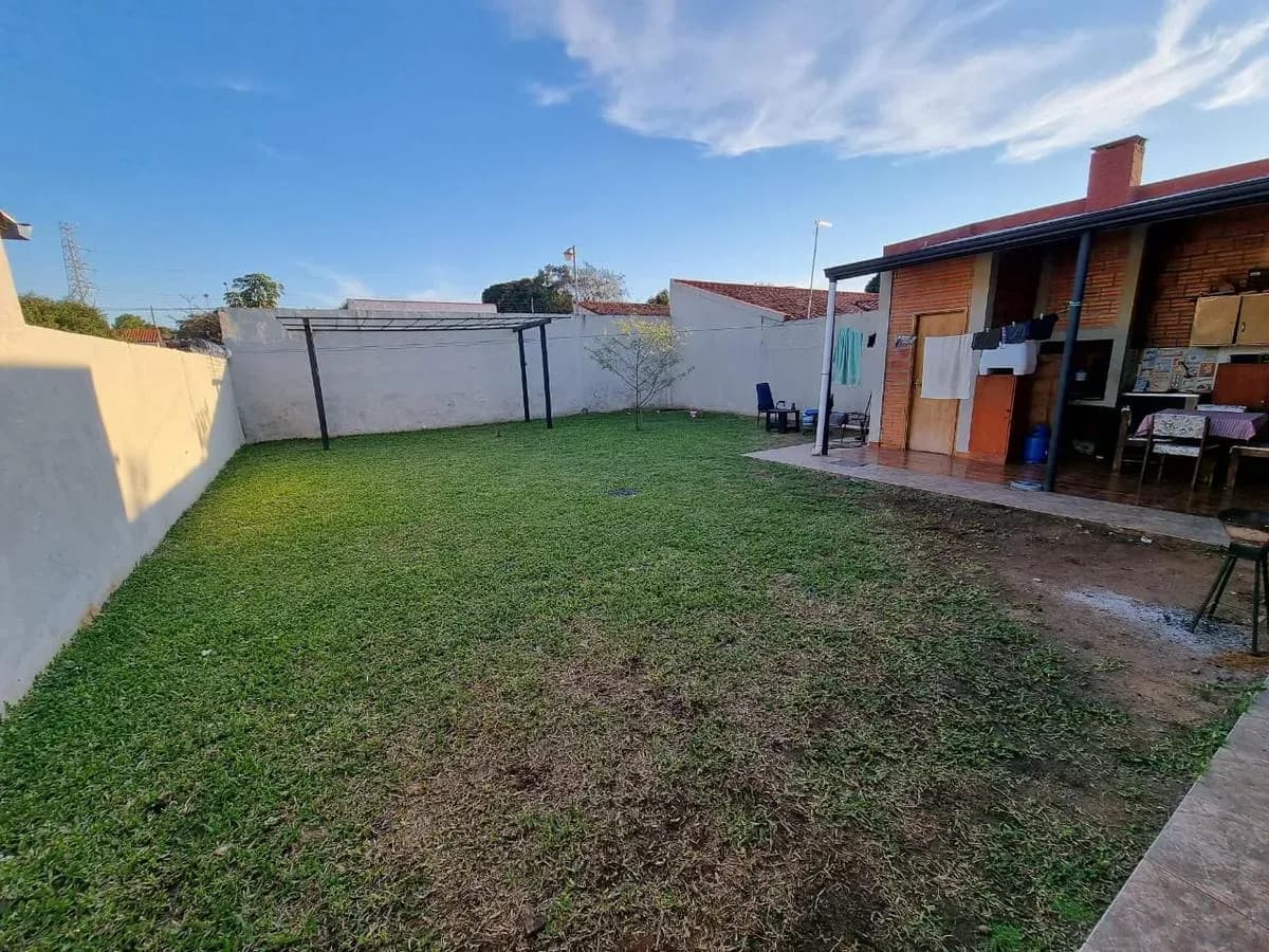 Casa de 3 dormitorios en Venta en San Lorenzo - Image 10
