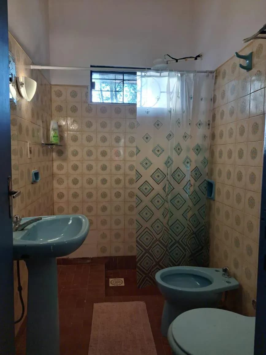 Casa de 4 dormitorios en Alquiler en Barrio Centro, Caacupé - Image 15