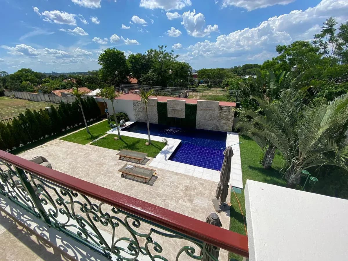 4-Bedroom House for Sale in Zárate Isla, Luque - Image 2