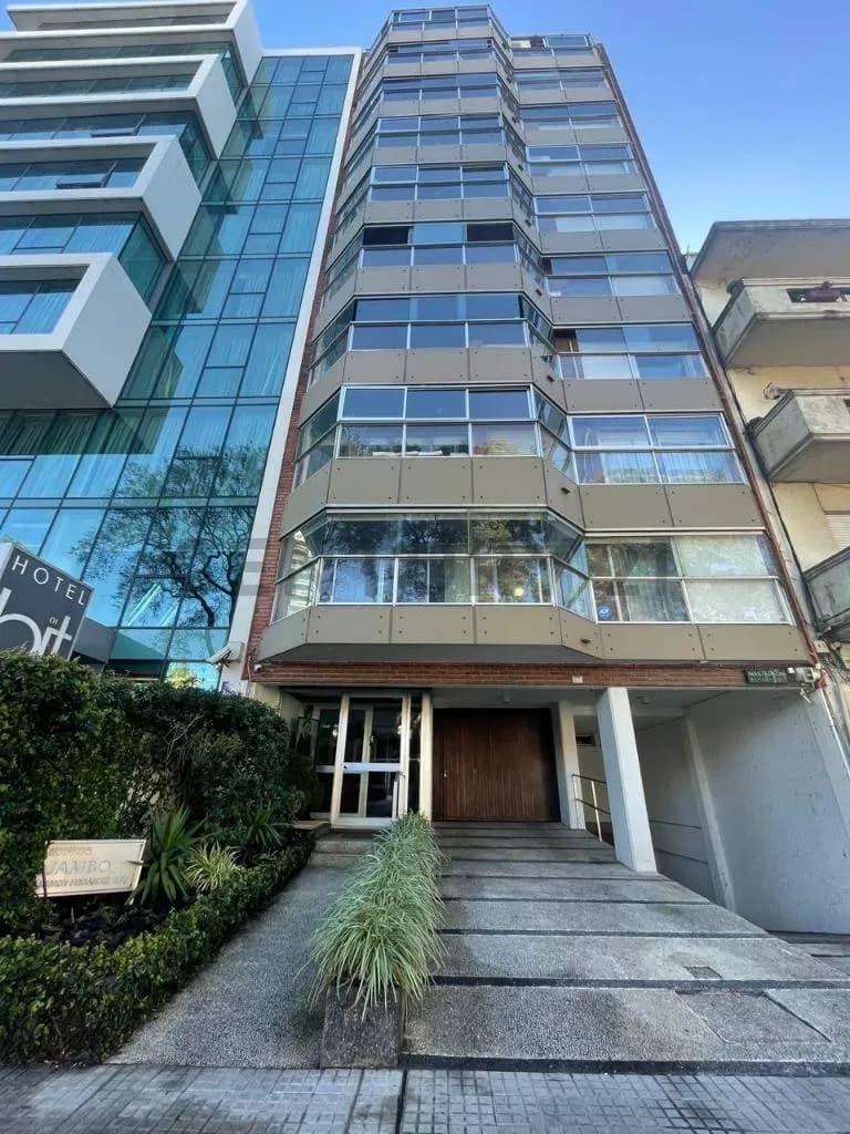 Departamento de 4 dormitorios en Venta en Punta Carretas, Montevideo