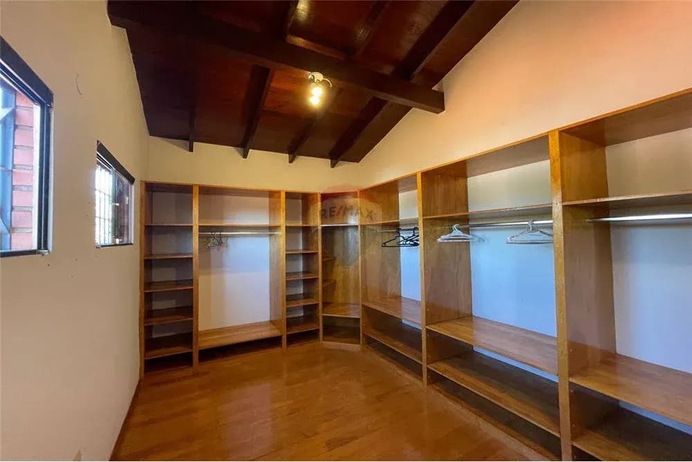 Casa de 5 quartos à Venda em San Antonio, Hernandarias - Image 12
