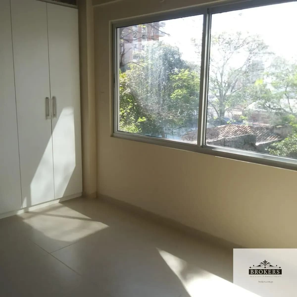 2-Bedroom Apartment for Sale in La Catedral, Lambaré - Image 10
