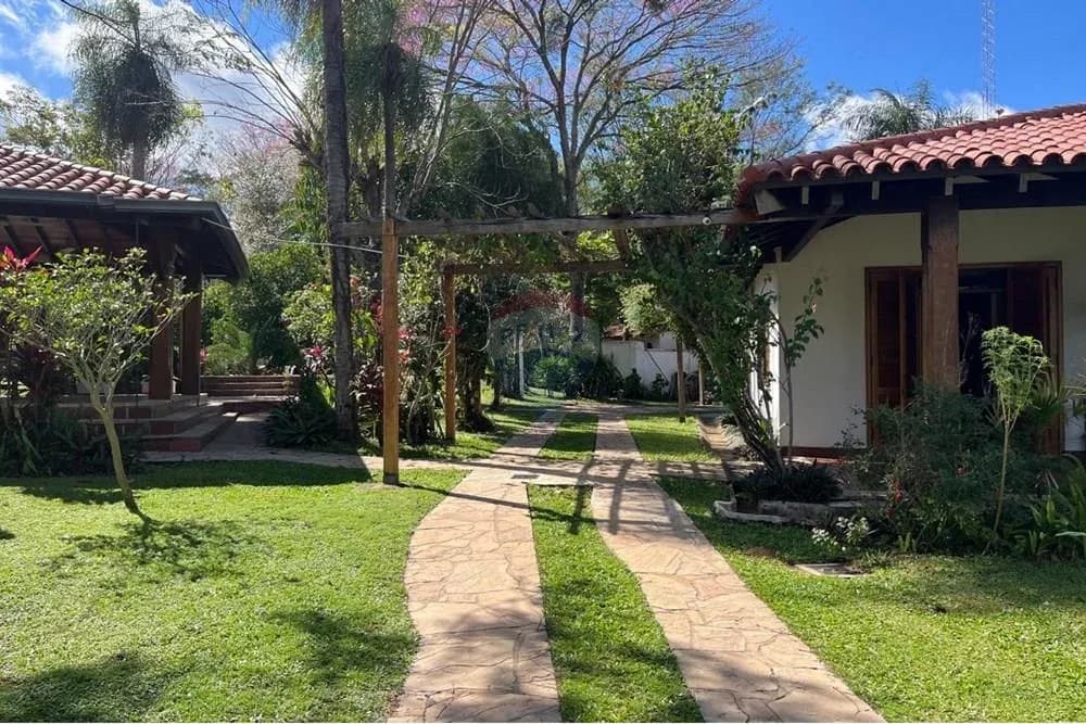 Casa de 6 dormitorios en Venta en Santo Domingo, Areguá - Image 6
