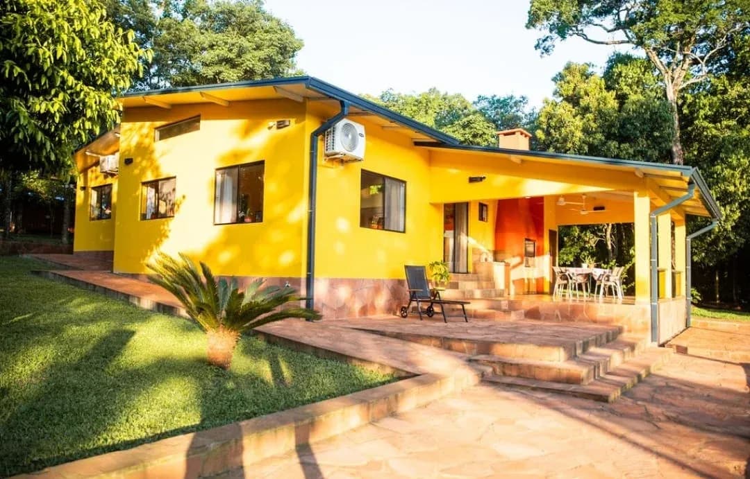 House of 4 bedrooms, 230m², for Sale in Encarnación - Image 3