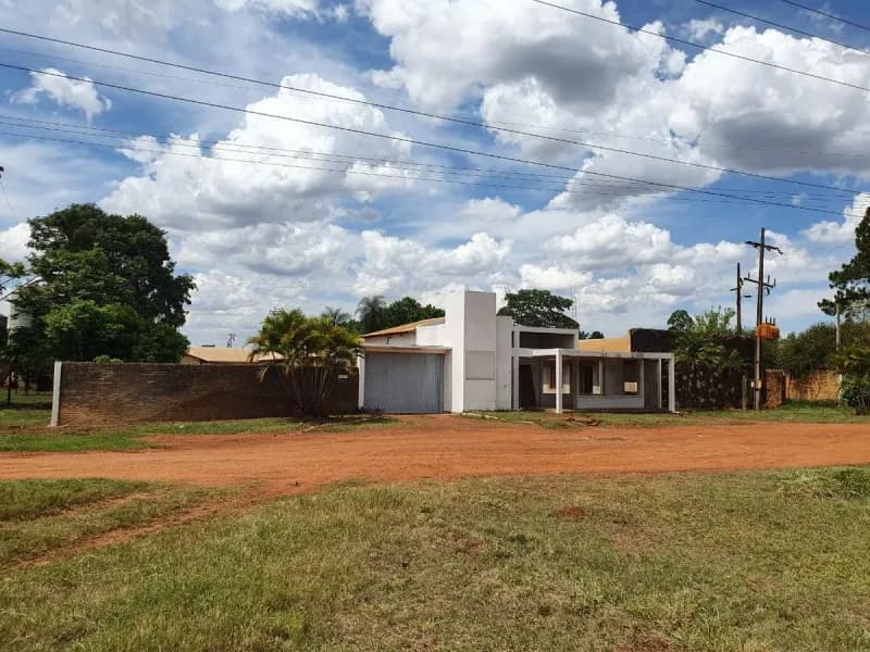 Hotel de 1.45m² en Venta en Minga Guazú - Image 2