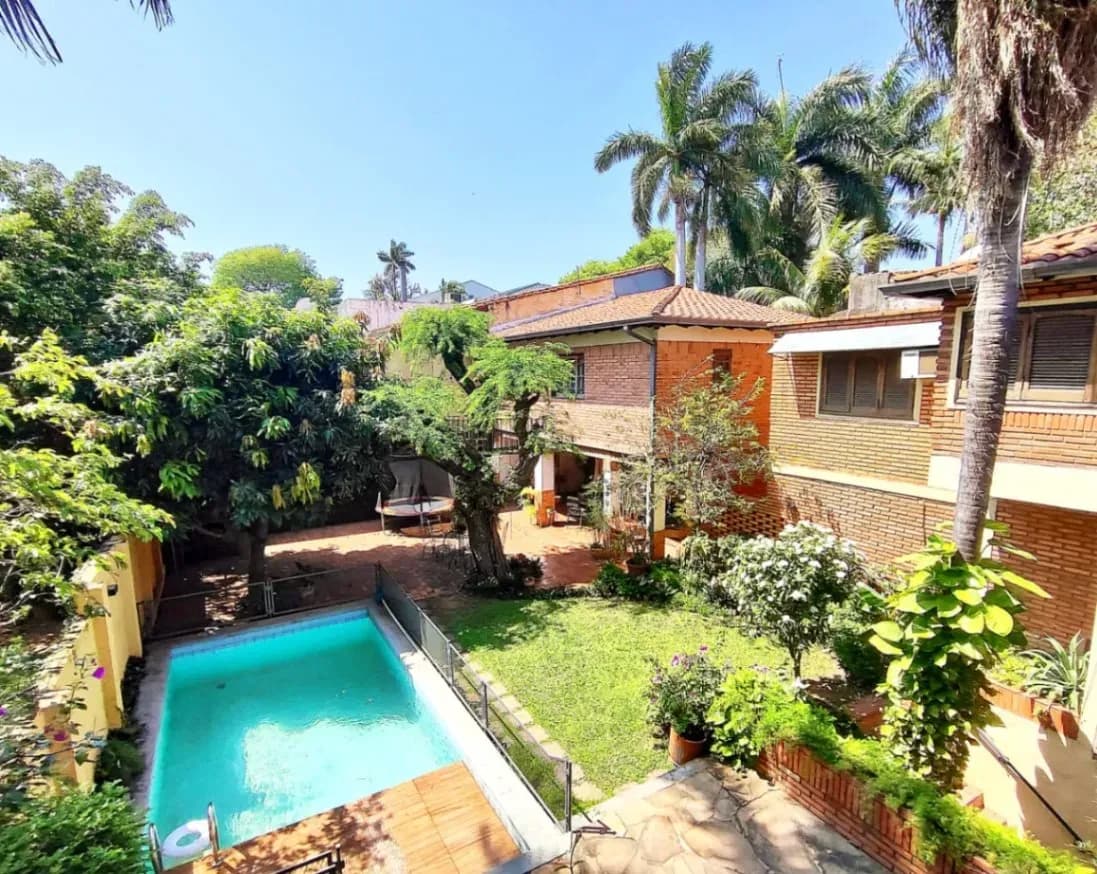 Casa de 5 dormitorios en Alquiler en Santo Domingo, Asunción - Image 4