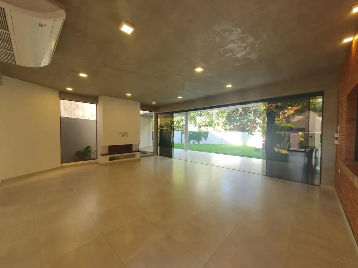 3-Bedroom House for Sale in Loma Merlo, Luque - Image 6