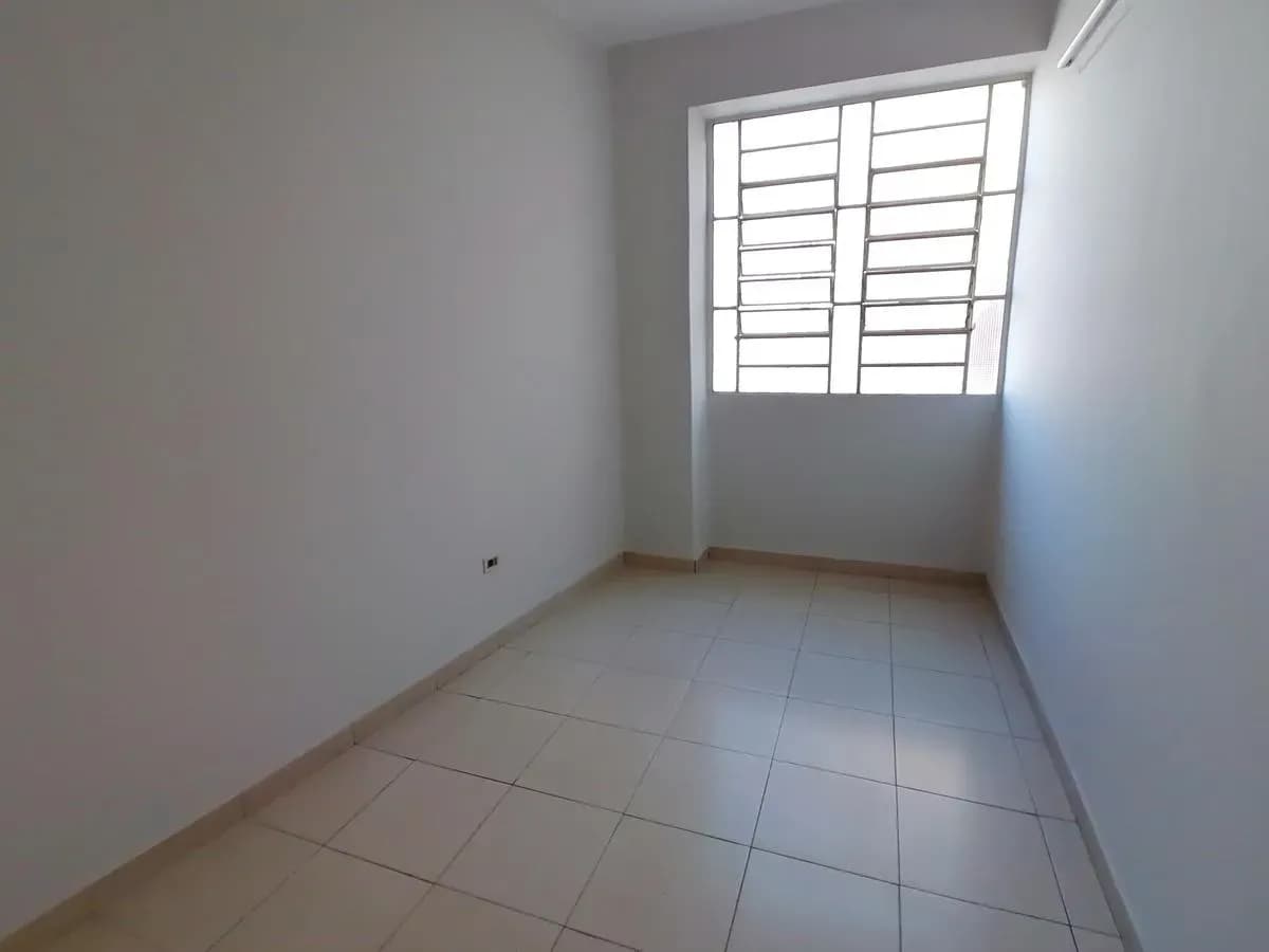 2-Bedroom Apartment for Rent in La Encarnación, Lambaré - Image 9