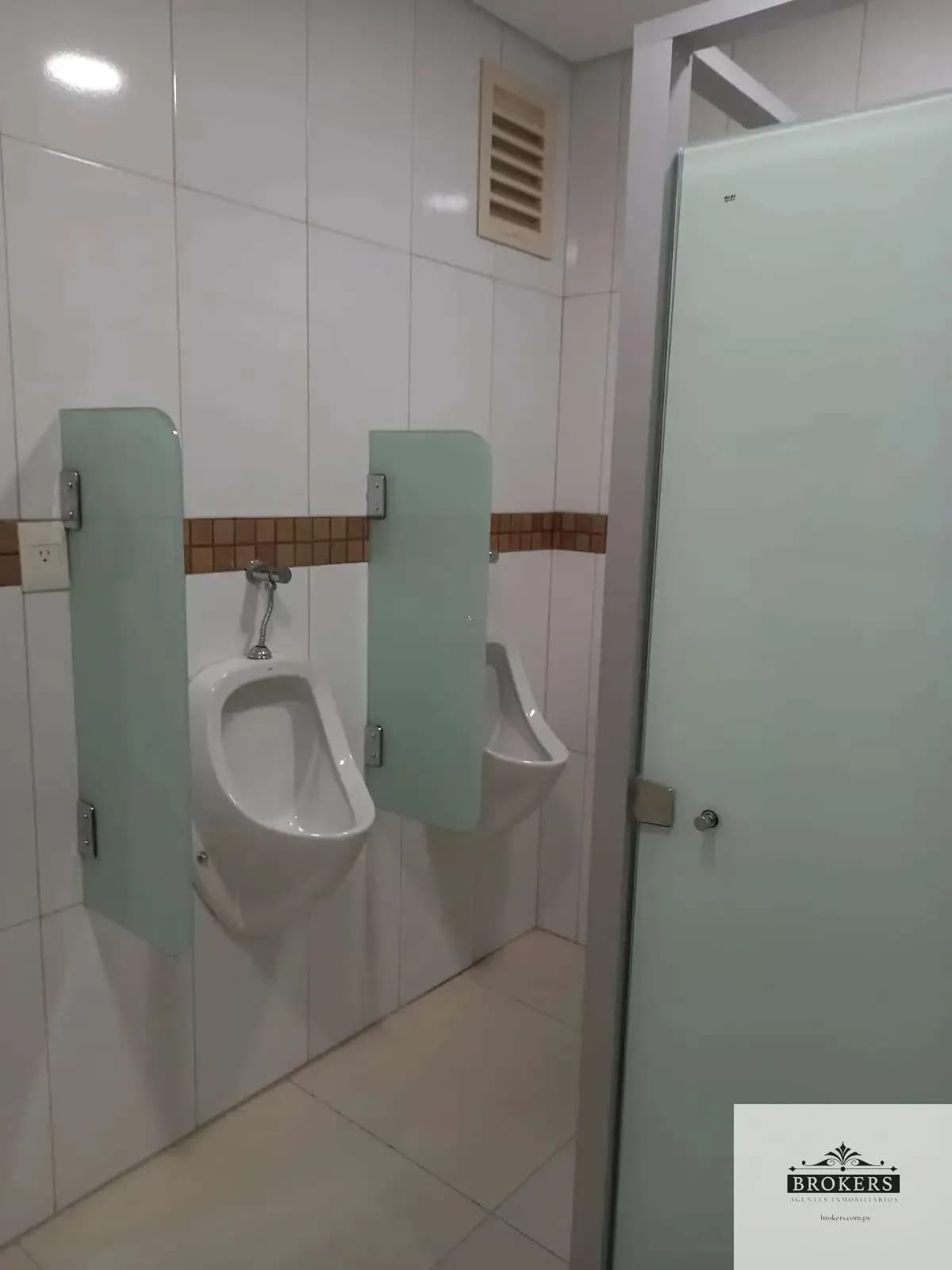 Oficina de 215m² en Alquiler en Villa Morra, Asunción - Image 12