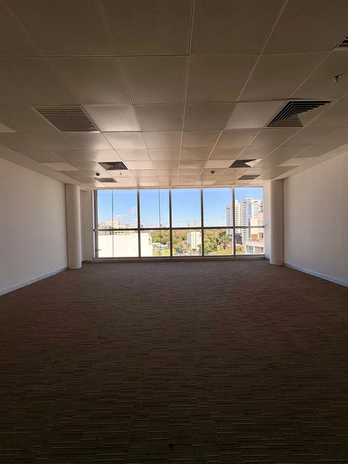 Oficina de 73.4m² en Alquiler en Manorá, Asunción - Image 10