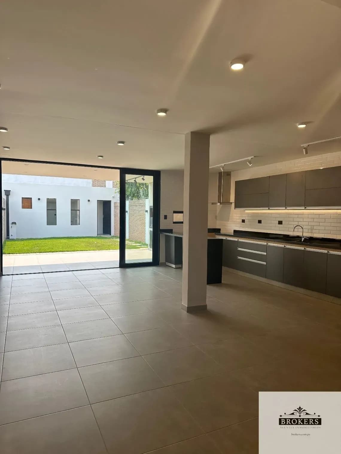 Casa de 3 quartos à Venda em Loma Merlo, Luque - Image 6