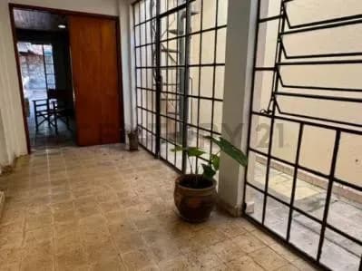 Local Comercial de 300m² en Alquiler en Doctor Francia, Asunción - Image 3