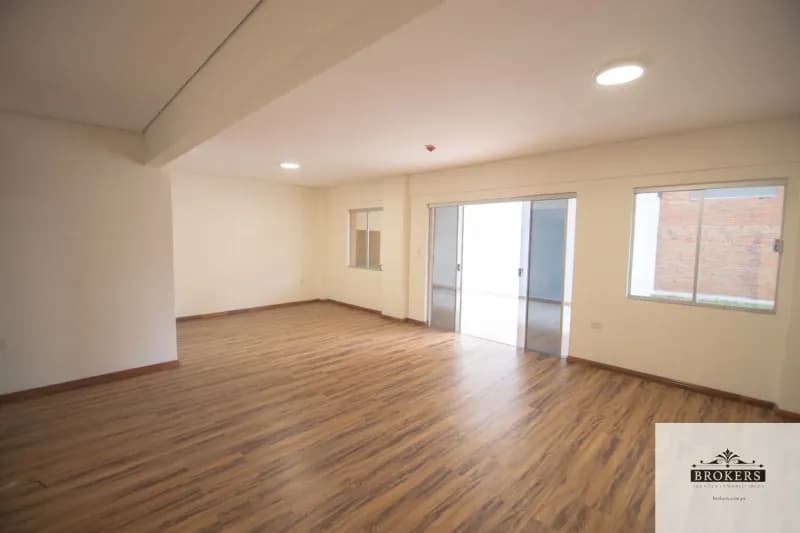 Departamento de 3 dormitorios en Alquiler en Recoleta, Asunción - Image 4