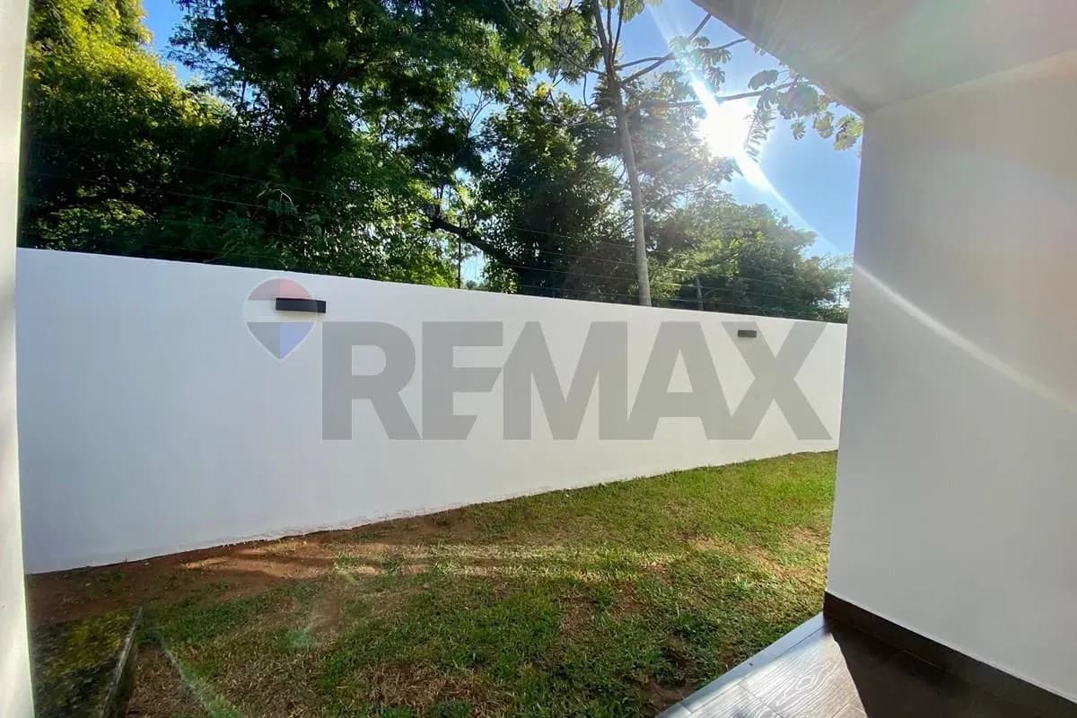 2-Bedroom House for Sale in Campo Grande, Luque - Image 18