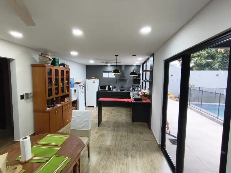 Casa de 4 quartos, 305m², à Venda em De la Residenta, Assunção - Image 3