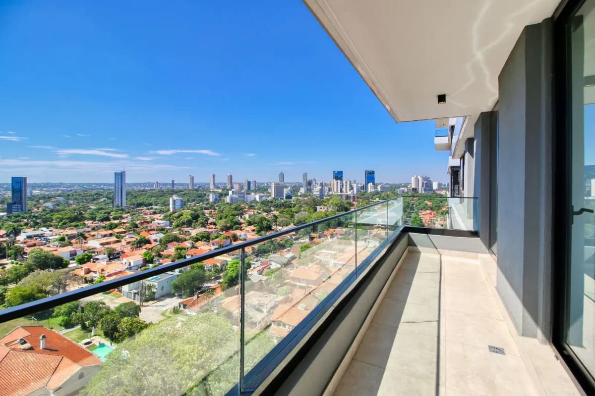 3-Bedroom Apartment for Sale in Madame Lynch, Asunción