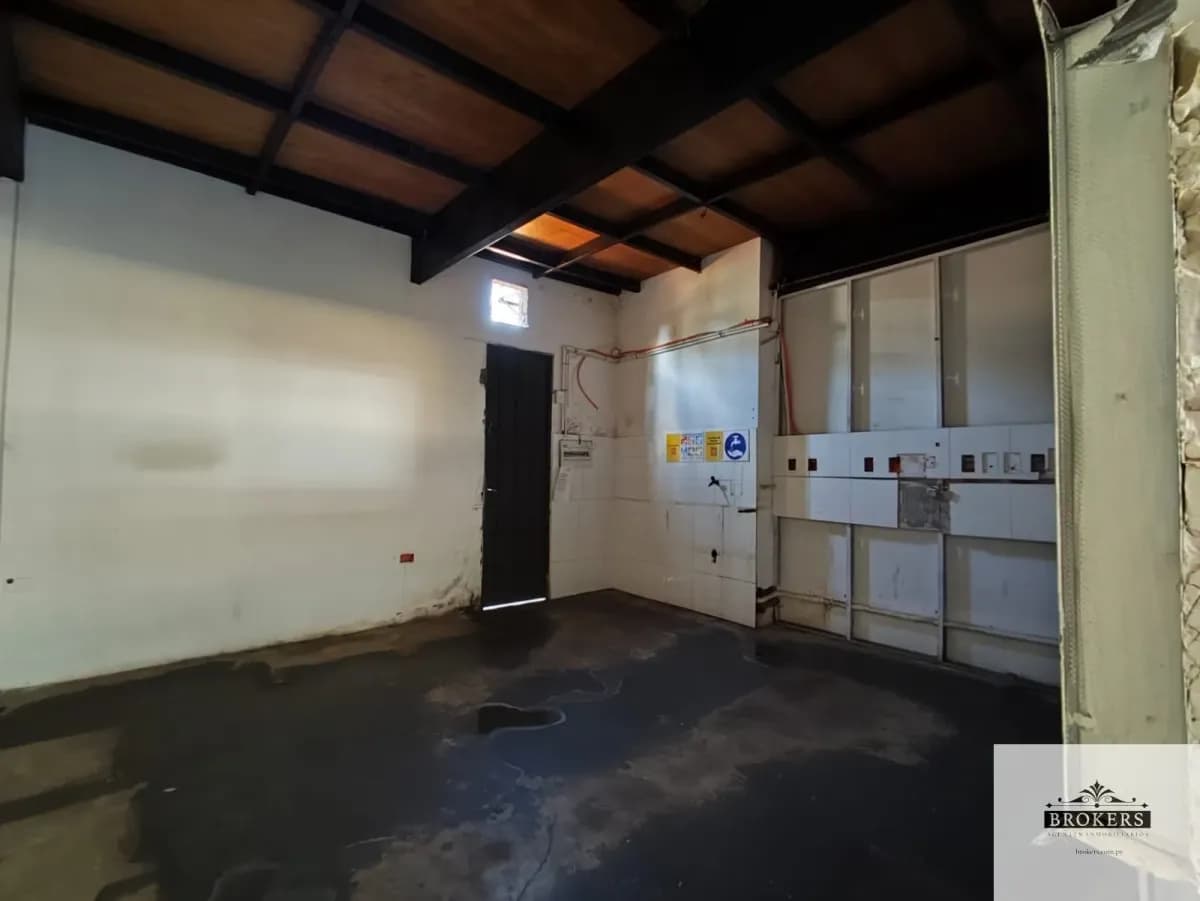 Espaço Comercial de 90m² para Aluguel em San Lorenzo