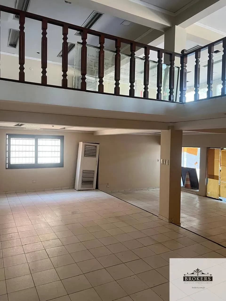 Oficina de 338m² en Alquiler en Villa Morra, Asunción - Image 11
