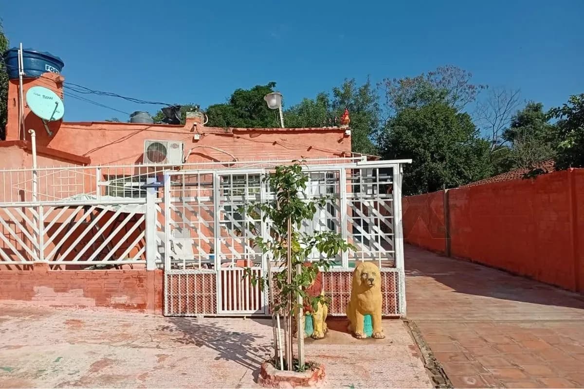 Casa de 2 dormitorios en Venta en Julián Augusto Saldívar