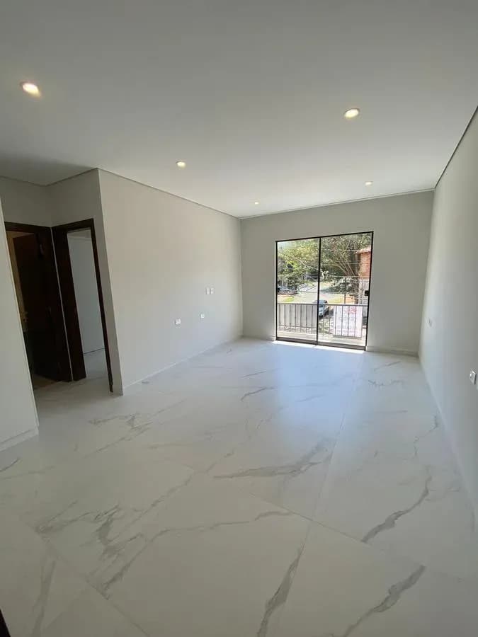 2-Bedroom House for Sale in Santísima Trinidad, Asunción - Image 11