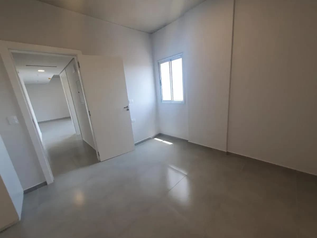 2-Bedroom Apartment for Sale in Lambaré - Image 11