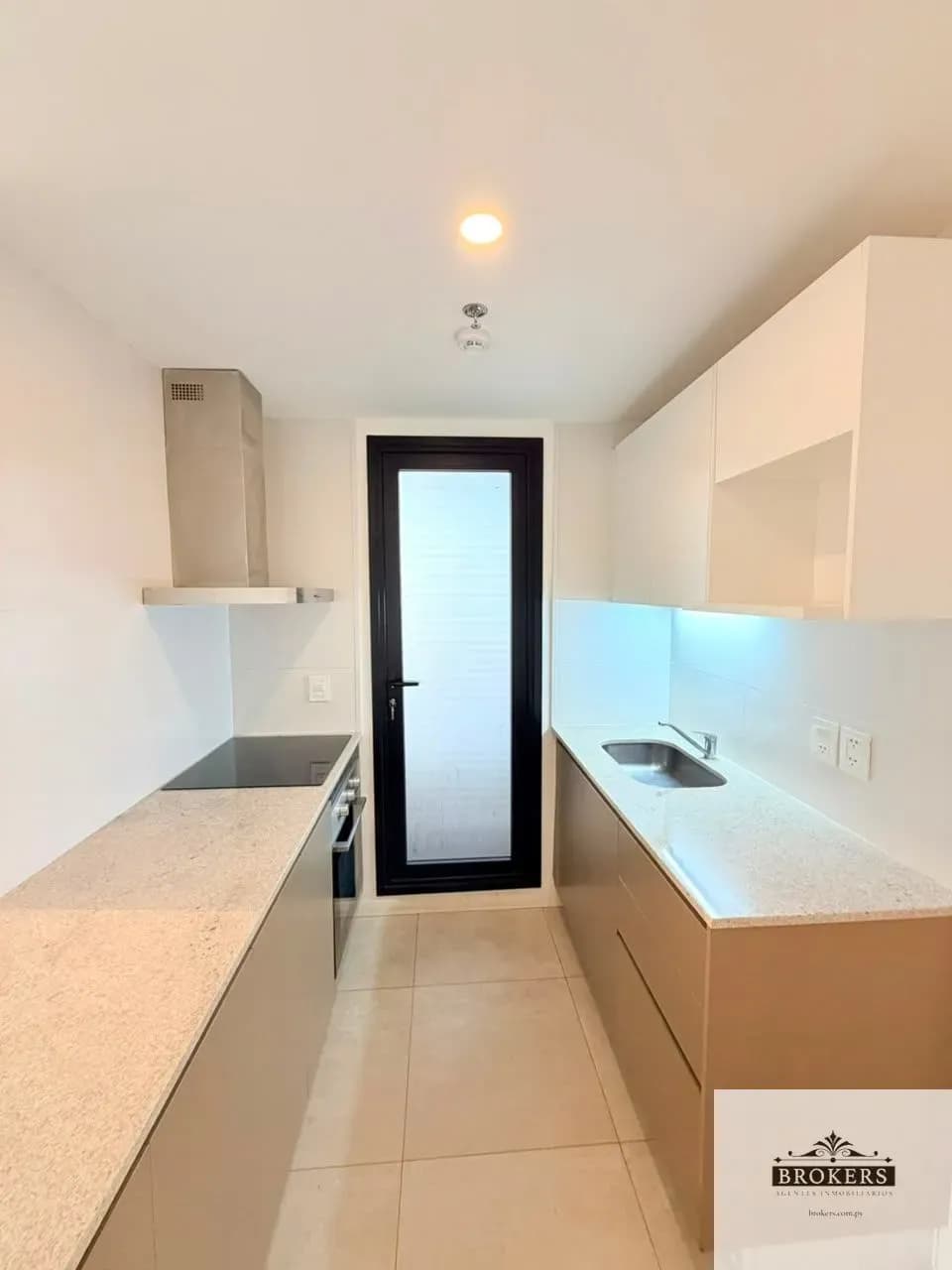 Departamento de 2 dormitorios en Alquiler en Madame Lynch, Asunción - Image 5