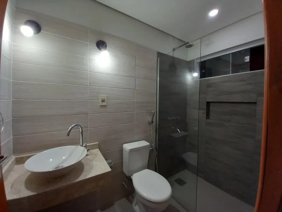 Casa de 3 dormitorios en Venta en Fernando de la Mora - Image 17
