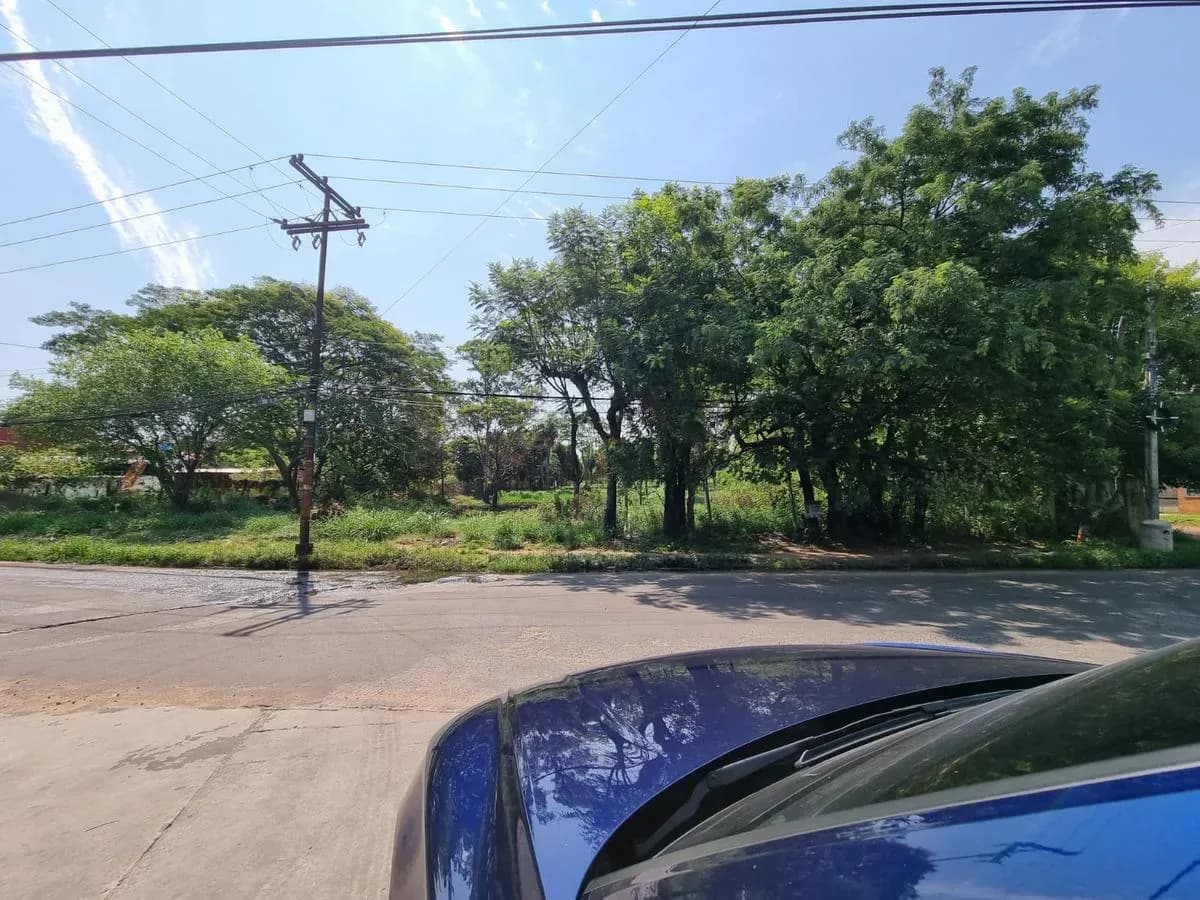 6,020m² Land for Rent in Laguna Satí, Fernando de la Mora - Image 2