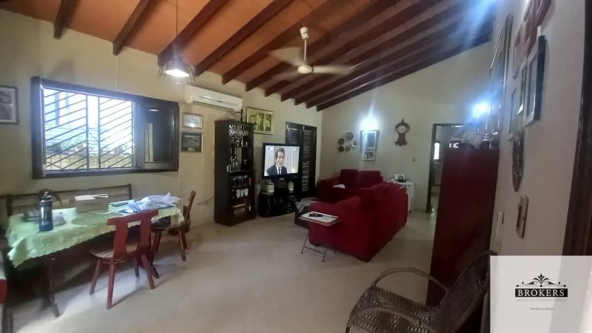 Casa de 3 dormitorios en Venta en Hipodrómo, Lambaré - Image 9