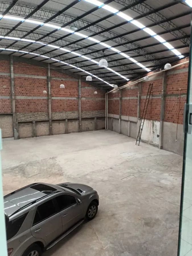 Warehouse of 814m² for Sale in San Francisco, San Lorenzo - Image 4