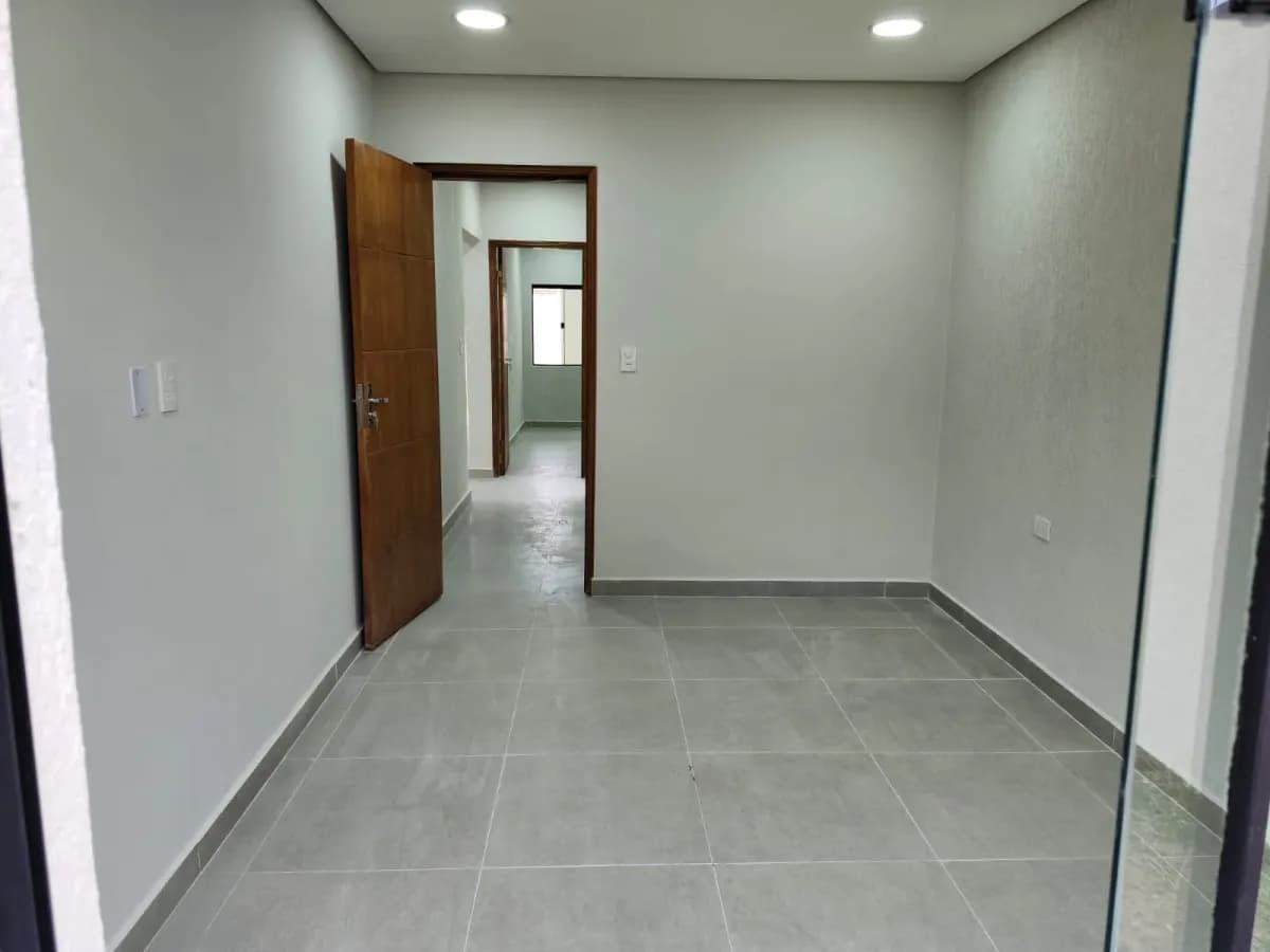 2-Bedroom House for Rent in Laurelty, Luque - Image 6