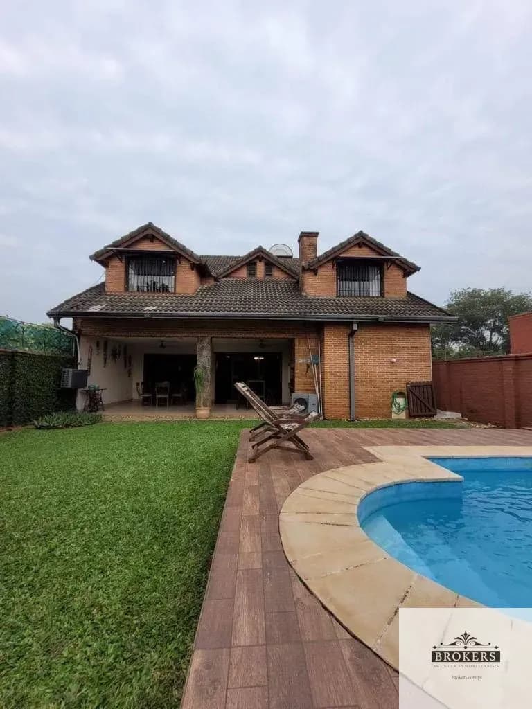 4-Bedroom House for Sale in Los Laureles, Lambaré - Image 3