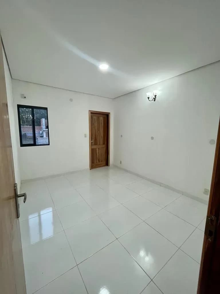 3-Bedroom House for Sale in Monseñor Bogarín, Mariano Roque Alonso - Image 17