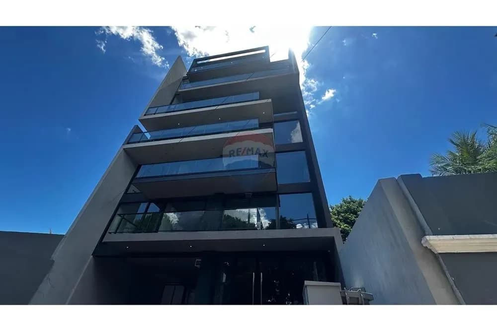 Departamento de 4 dormitorios en Venta en Luis Alberto de Herrera, Asunción