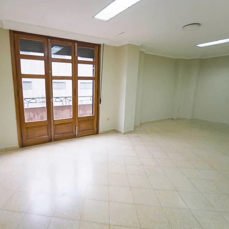 Office of 476m² for Rent in La Catedral, Lambaré - Image 4