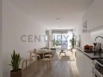 2-Bedroom Apartment for Sale in Cordón, Montevideo - Image 4