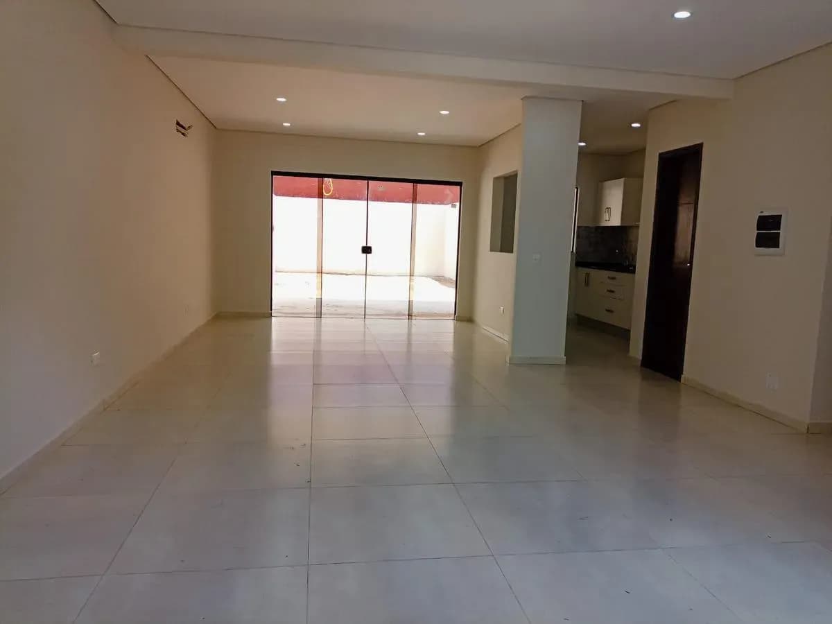 3-Bedroom House for Sale in Villa Virginia, Lambaré - Image 9