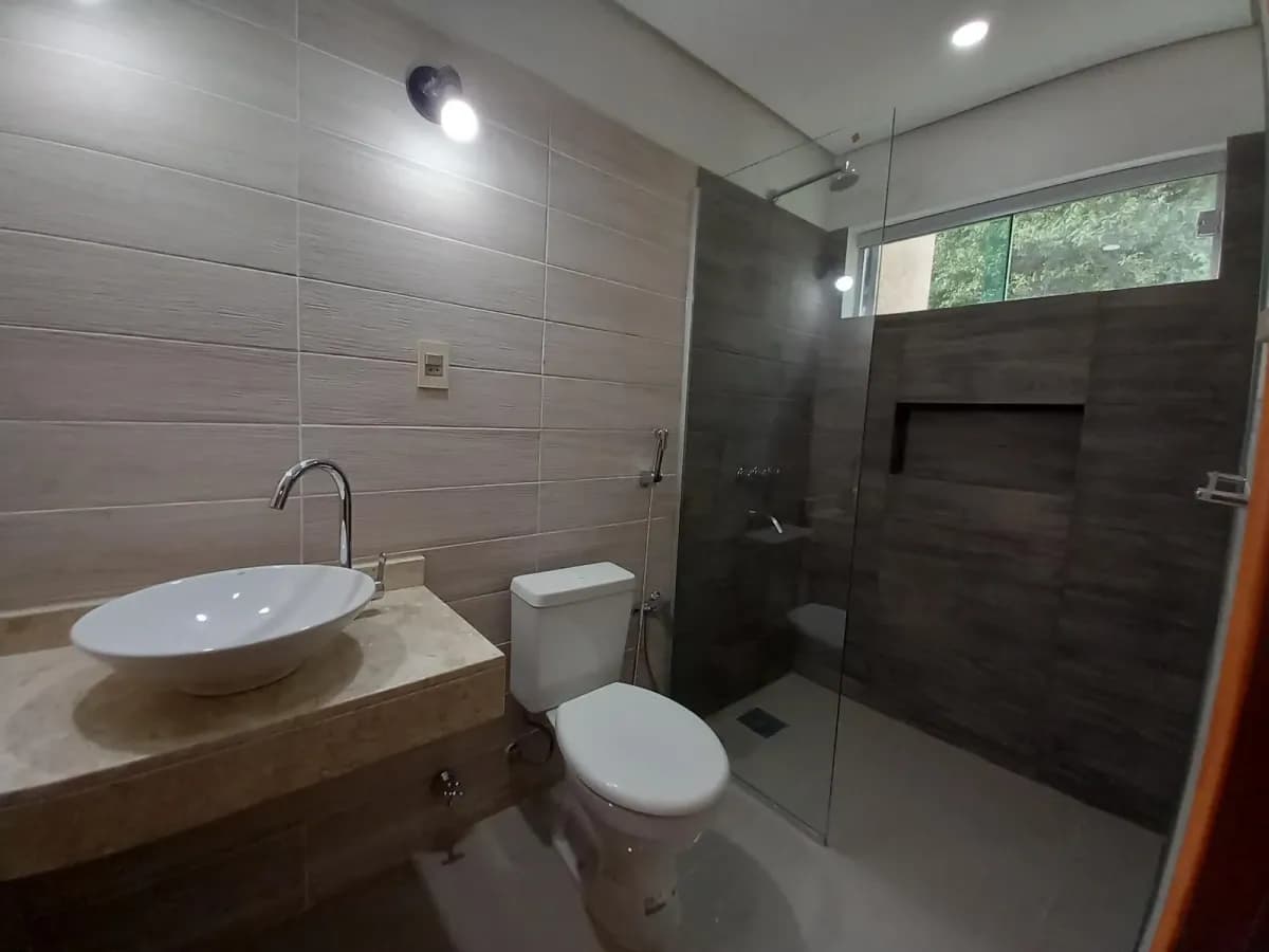Casa de 3 dormitorios en Venta en Fernando de la Mora - Image 7