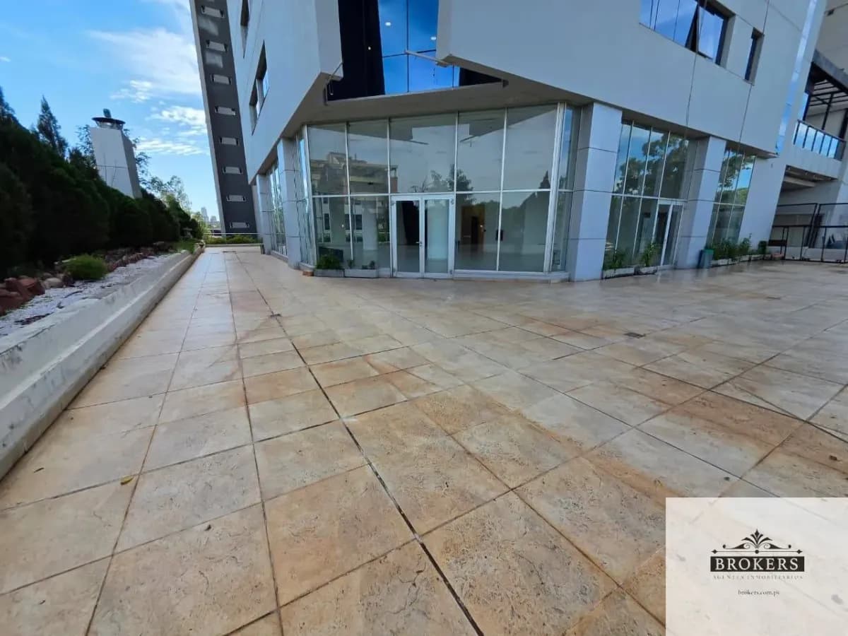 Commercial Space of 420m² for Rent in Ycuá Satí, Asunción - Image 8