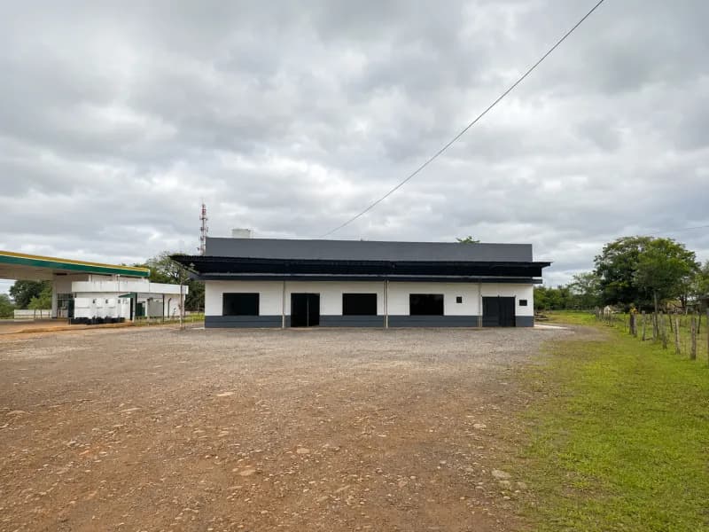 Local Comercial de 25,418m² en Venta en Coronel Oviedo - Image 3