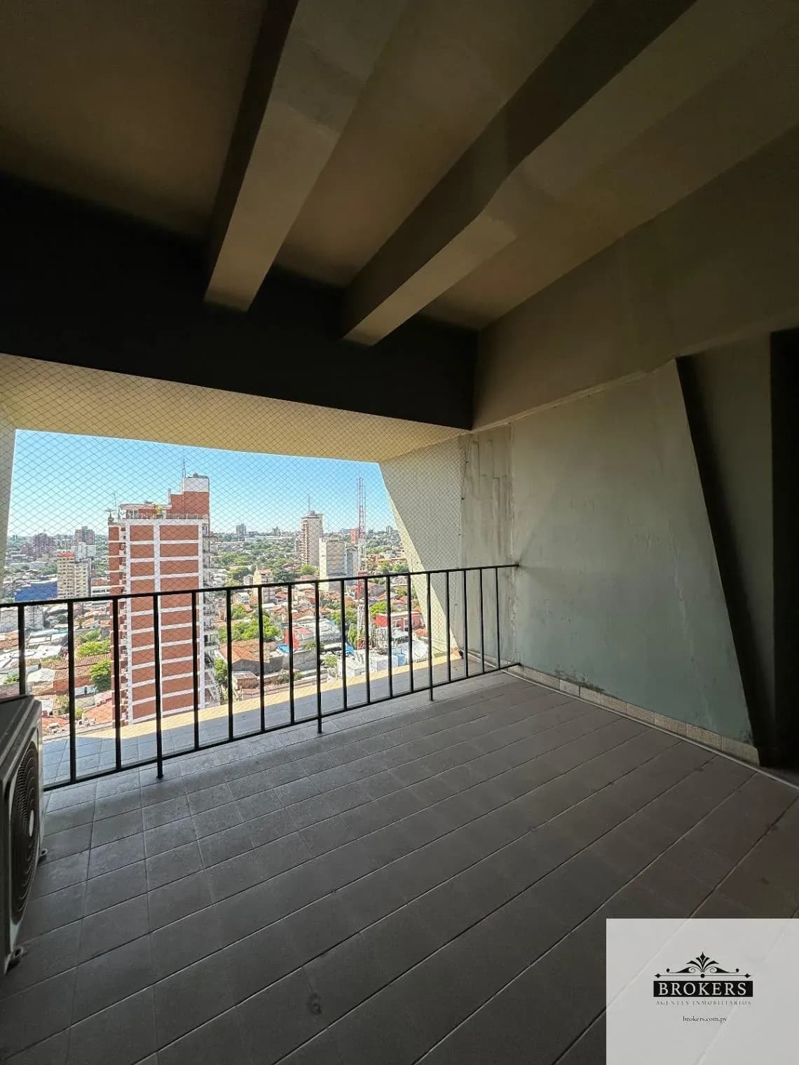 Office of 140m² for Rent in La Catedral, Lambaré - Image 11