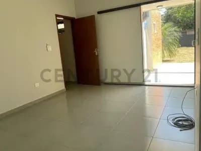 3-Bedroom House for Sale in Loma Merlo, Luque - Image 3