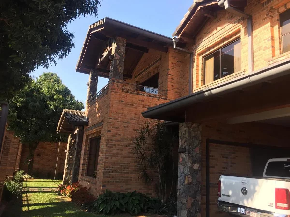 4-Bedroom House for Sale in Salvador del Mundo, Asunción - Image 2