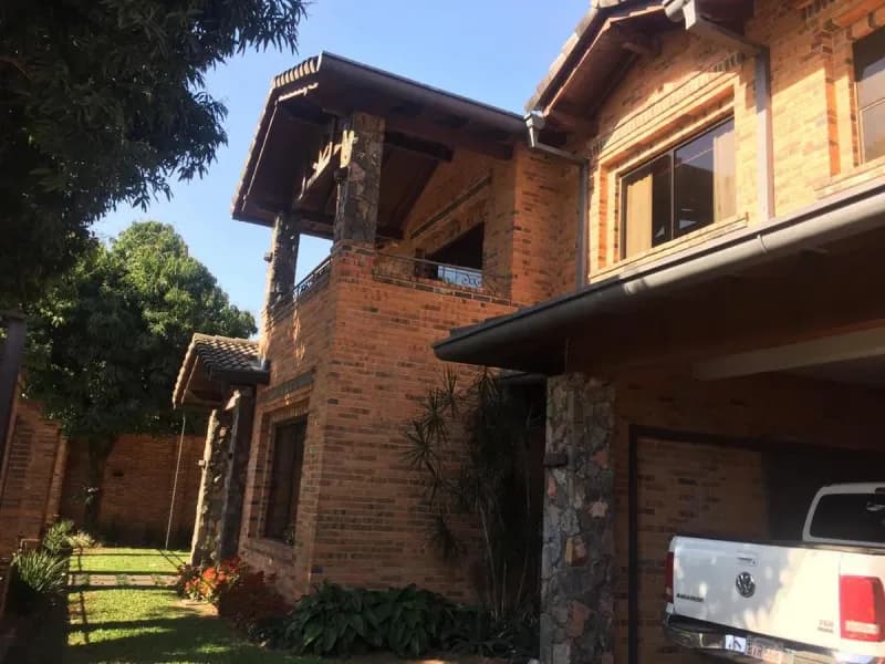 4-Bedroom House for Sale in Salvador del Mundo, Asunción - Image 2